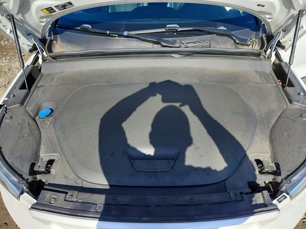 2022 VOLVO XC40 Recharge (Level 2-Plus) — Engine bay