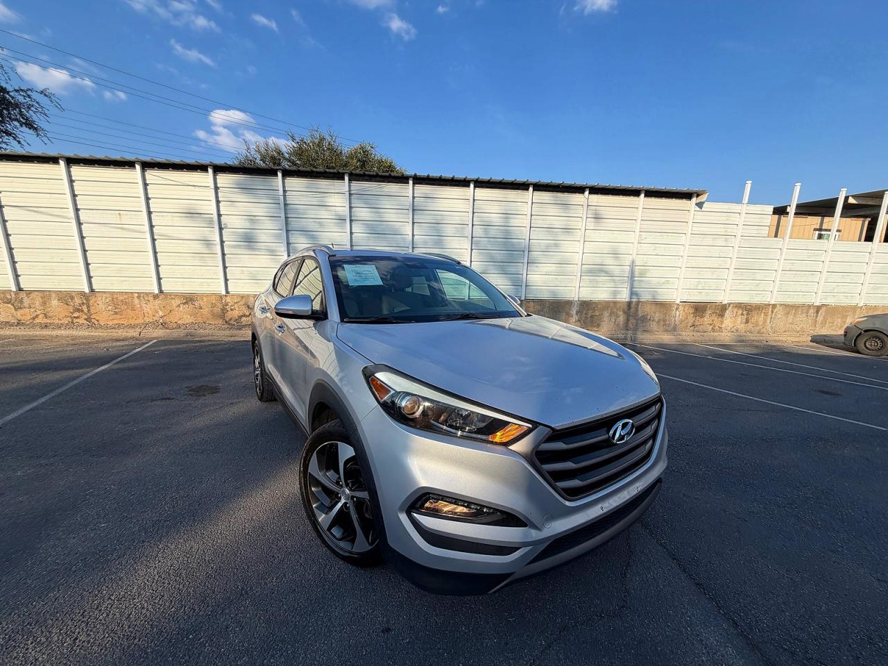 2016 HYUNDAI TUCSON