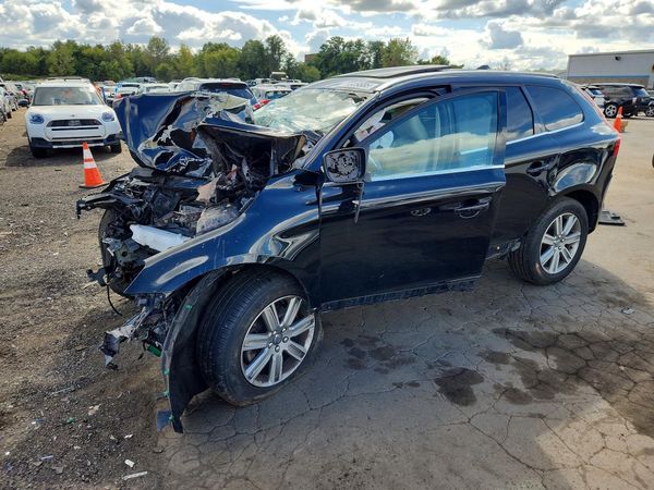 2016 VOLVO XC60 — Front 3/4