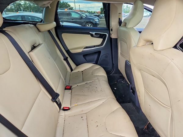 2016 VOLVO XC60 — PSRS
