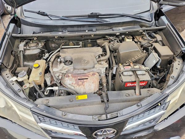 2015 TOYOTA RAV4 XLE (M Grade) — Engine bay