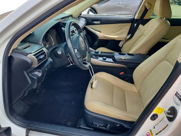 2014 LEXUS IS 250 — DENT