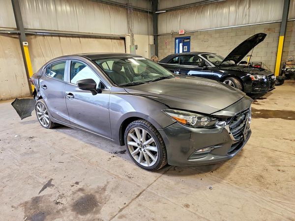 2017 MAZDA 3 Touring — Passenger 3/4