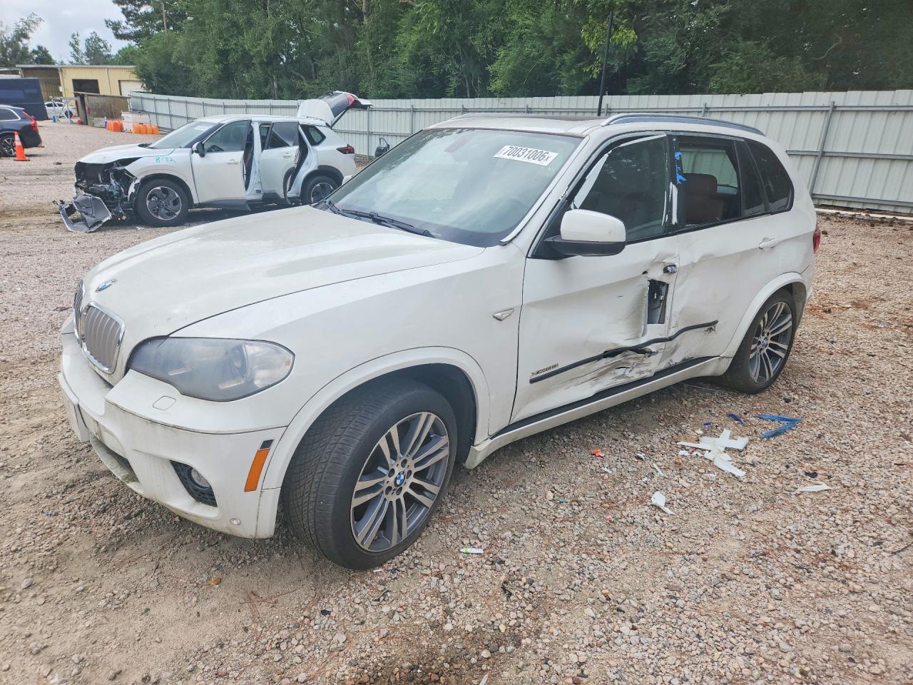 2013 BMW X5 xDrive50i — Front 3/4