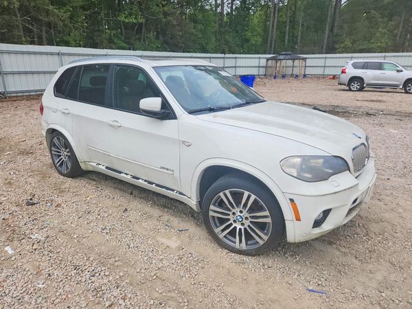 2013 BMW X5 xDrive50i — Passenger 3/4