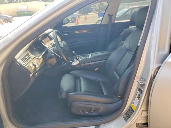 2013 BMW 7 SERIES — DENT