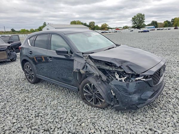 2022 MAZDA CX-5 Premium Plus Package — Passenger 3/4