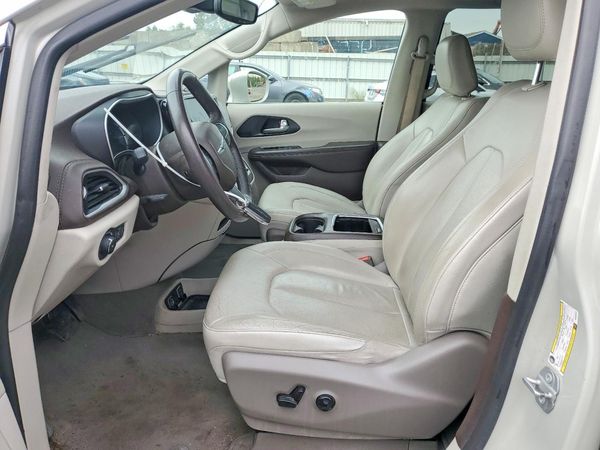 2021 CHRYSLER PACIFICA Touring L — DENT
