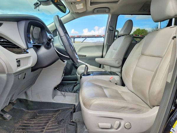2018 TOYOTA SIENNA — DENT