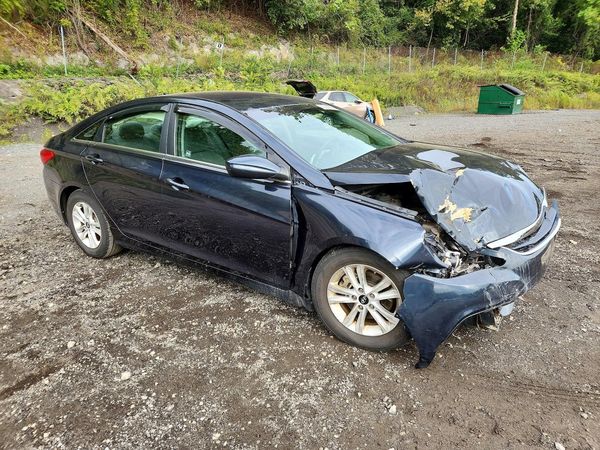 2013 HYUNDAI SONATA GLS/ GLS Popular — Passenger 3/4