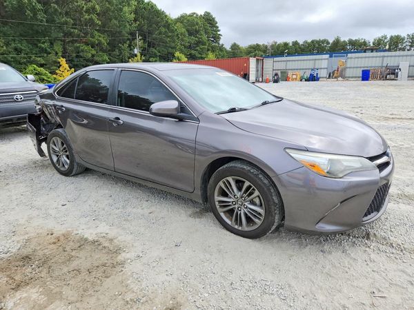 2017 TOYOTA CAMRY LE/SE/XLE/XSE — Passenger 3/4