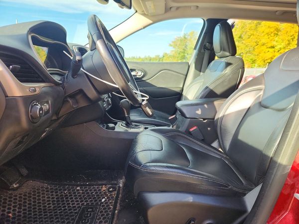 2016 JEEP CHEROKEE Limited — DENT