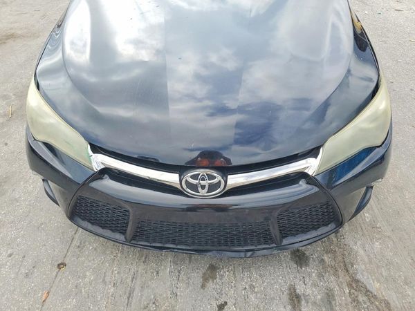 2015 TOYOTA CAMRY — Engine bay