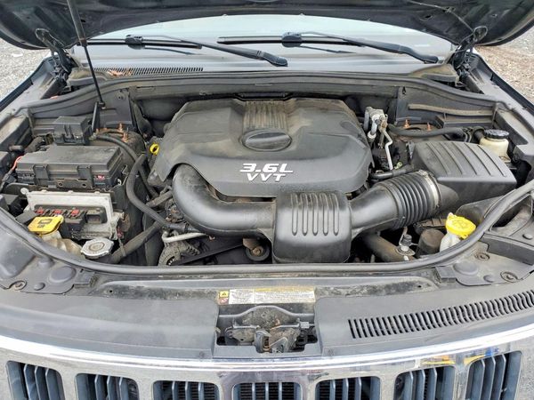 2012 JEEP CHEROKEE Laredo — Engine bay