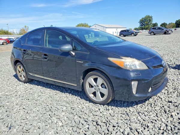 2012 TOYOTA PRIUS — Passenger 3/4
