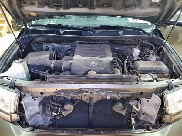 2013 TOYOTA TUNDRA SR5 — Engine bay