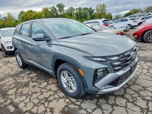 2025 HYUNDAI TUCSON SE — Passenger 3/4