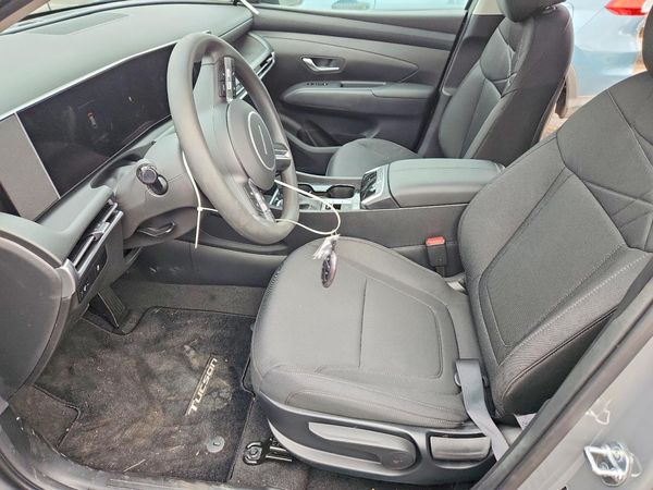 2025 HYUNDAI TUCSON SE — DENT