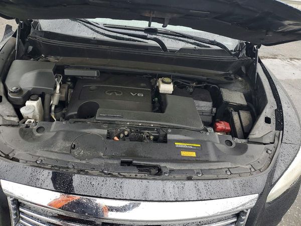 2015 INFINITI QX60 — Engine bay