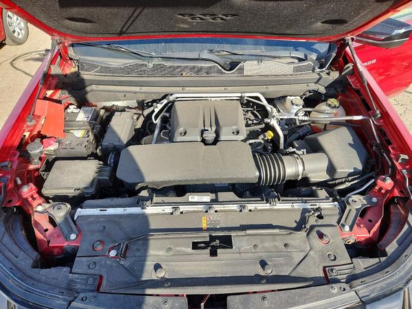 2023 CHEVROLET COLORADO Z71 — Engine bay
