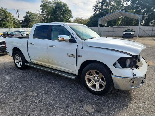 2018 RAM 1500 SLT — Passenger 3/4