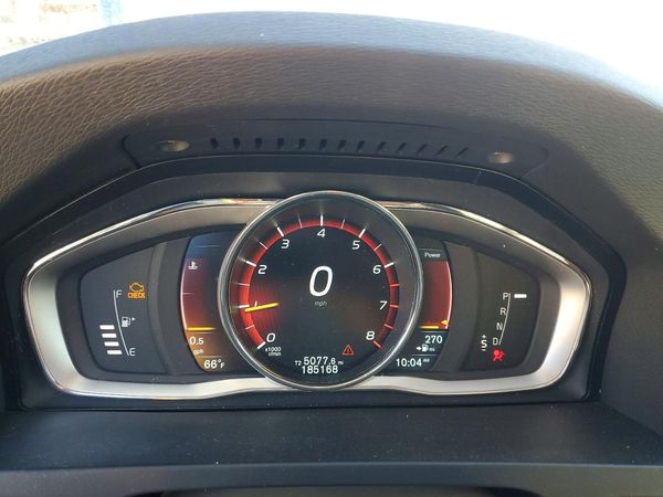 2016 VOLVO V60 SV33 Premier — ODOM