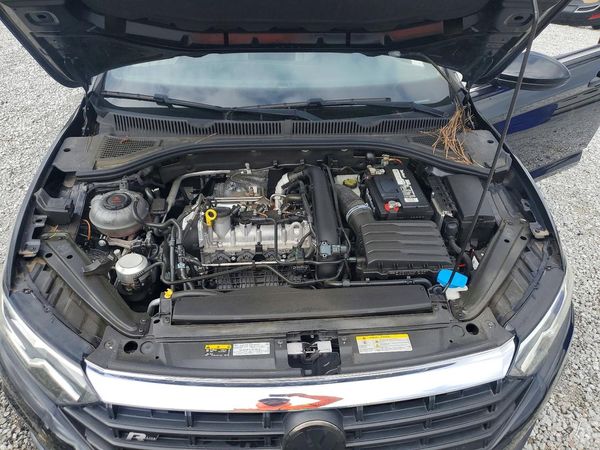 2020 VOLKSWAGEN JETTA S, SE, R-Line — Engine bay