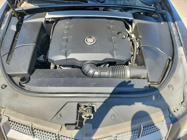 2012 CADILLAC CTS — Engine bay