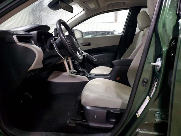 2023 TOYOTA COROLLA CROSS LE — DENT