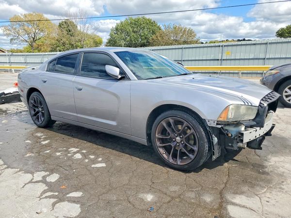 2014 DODGE CHARGER SE — Passenger 3/4