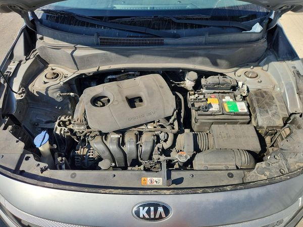 2021 KIA SELTOS LX — Engine bay