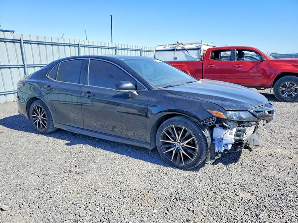 2021 TOYOTA CAMRY — Passenger 3/4