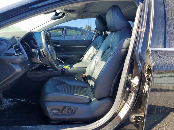 2021 TOYOTA CAMRY — DENT