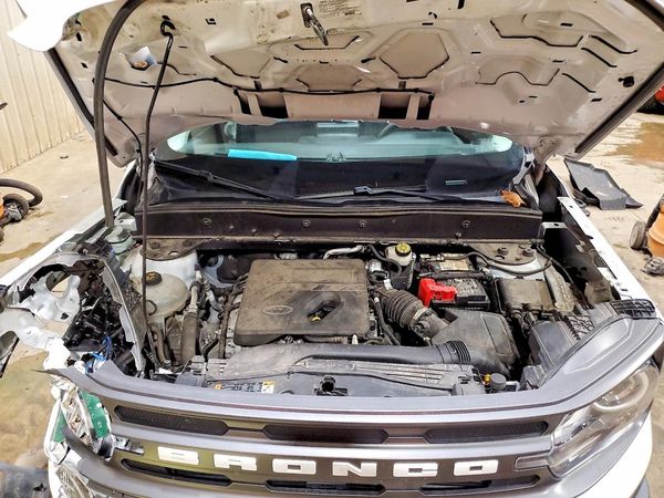 2021 FORD BRONCO SPORT Big Bend — Engine bay