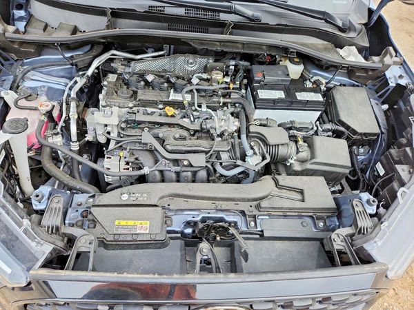 2025 TOYOTA COROLLA CROSS LE — Engine bay