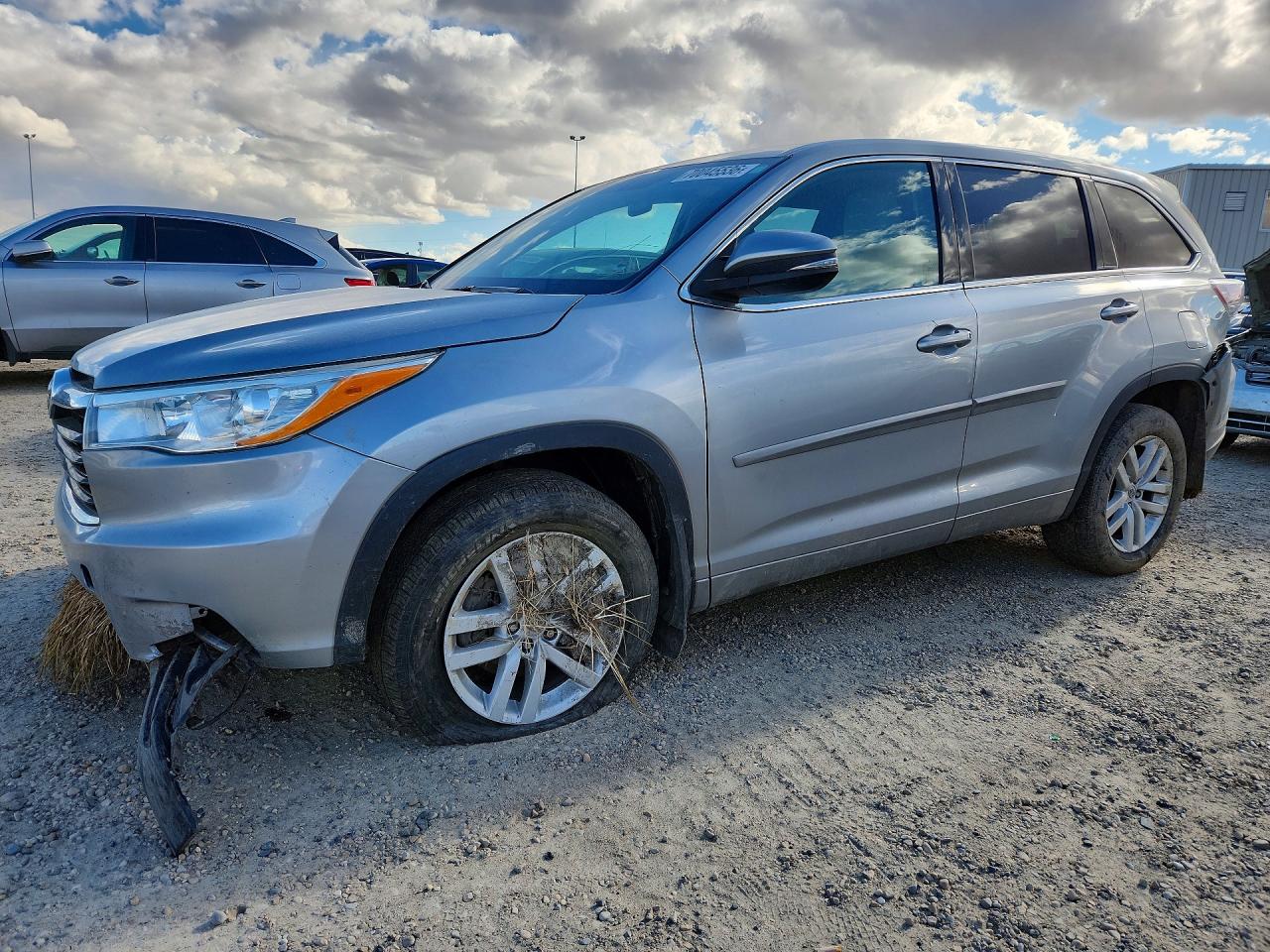 2015 TOYOTA HIGHLANDER Base/Hybrid — Front 3/4