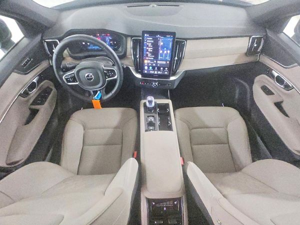 2026 VOLVO XC90 Core — CKPT