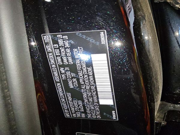 2026 VOLVO XC90 Core — VINS