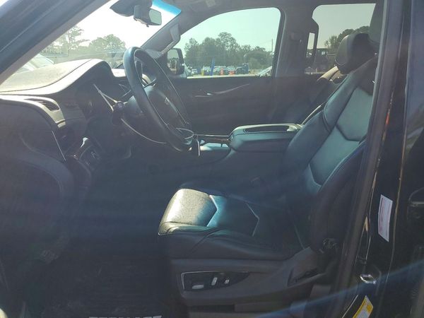 2020 CADILLAC ESCALADE Luxury — DENT