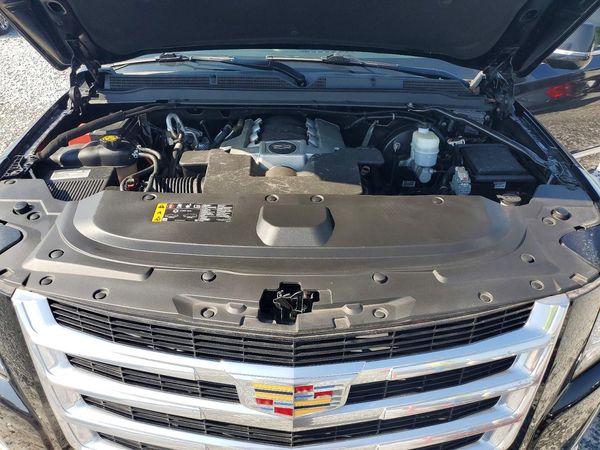 2020 CADILLAC ESCALADE Luxury — Engine bay