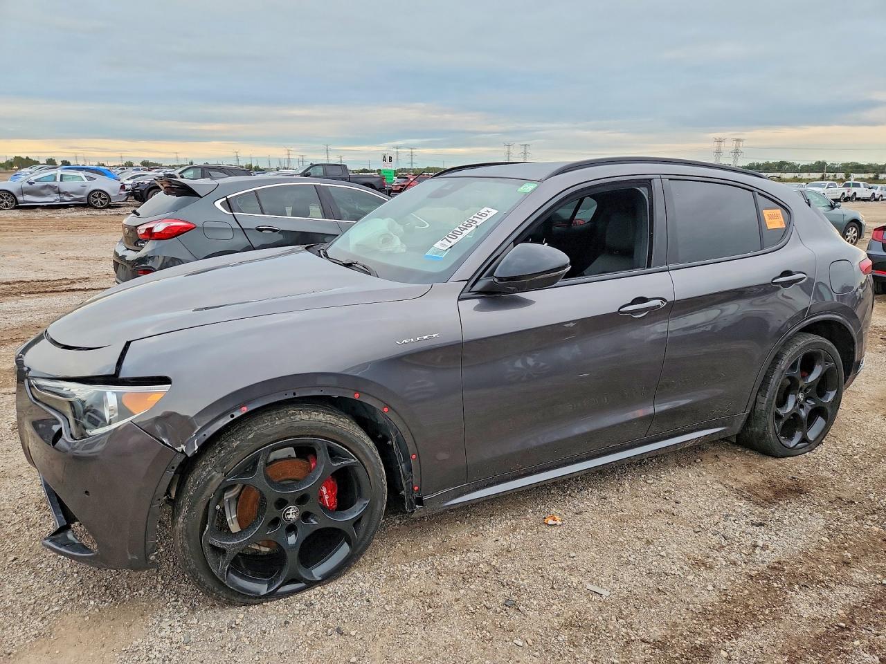 2022 ALFA ROMEO STELVIO TI AWD — Front 3/4