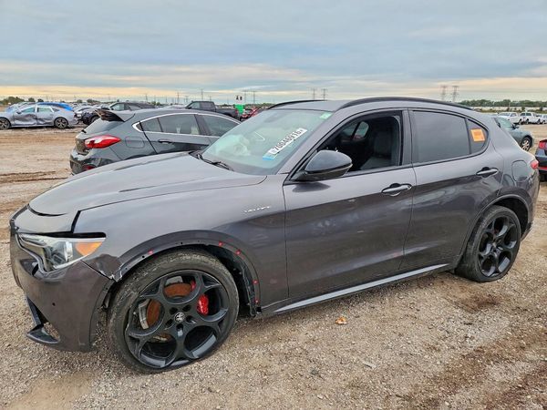2022 ALFA ROMEO STELVIO TI AWD — Front 3/4