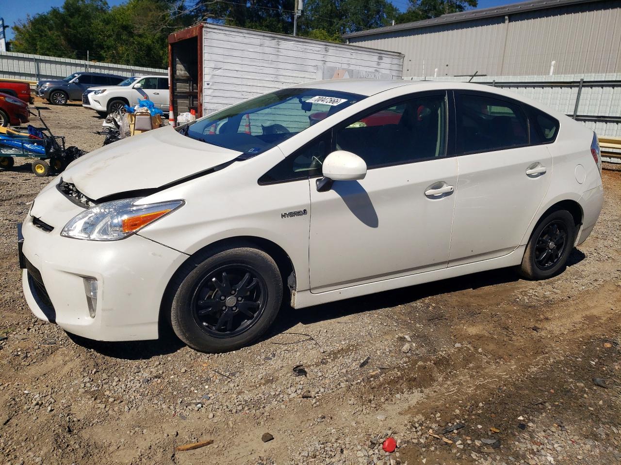 2015 TOYOTA PRIUS — Front 3/4
