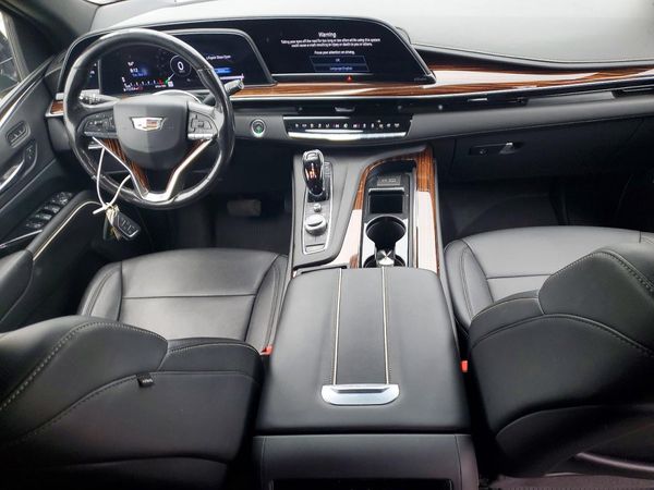 2022 CADILLAC ESCALADE Luxury — CKPT