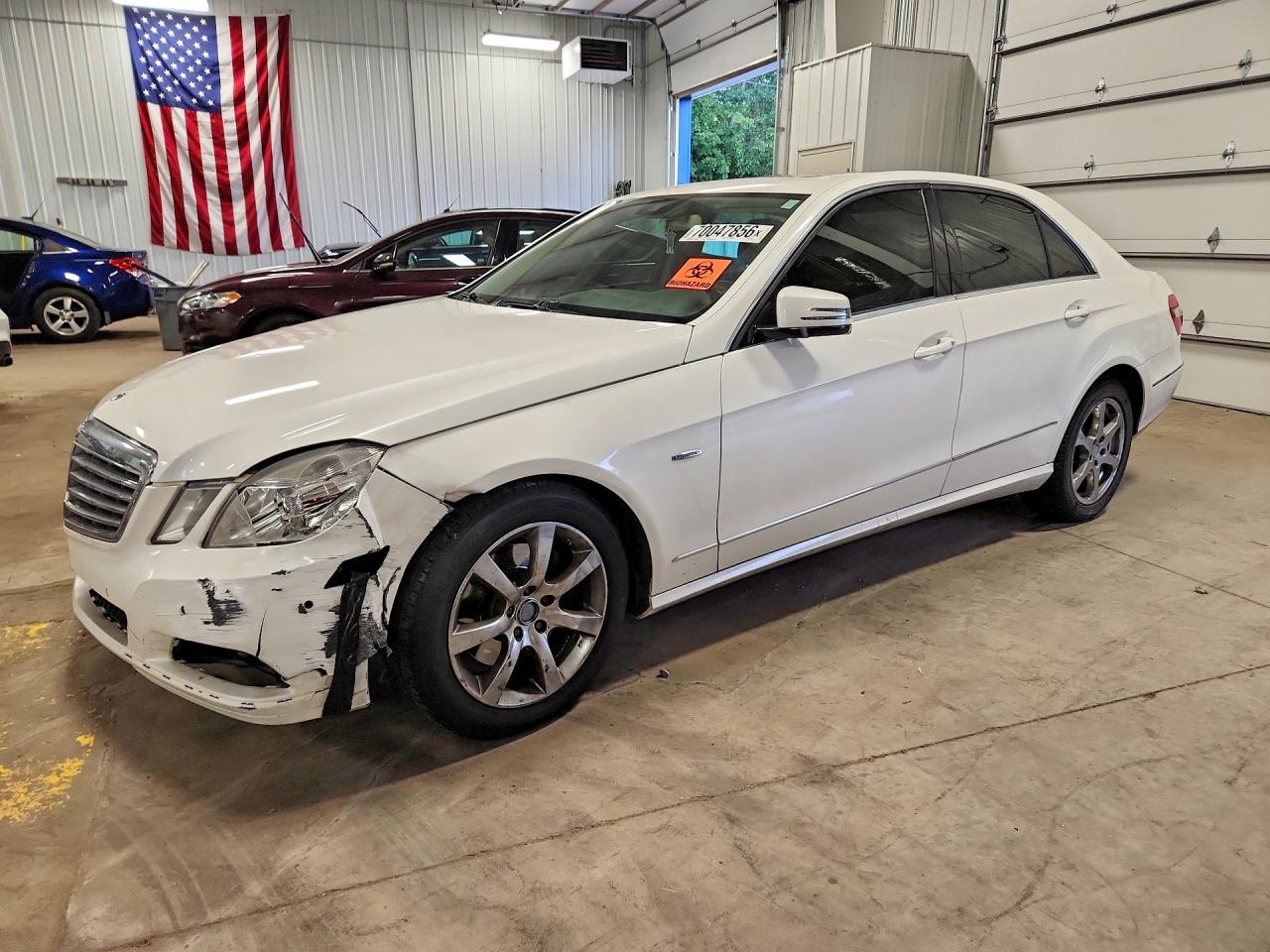 2012 MERCEDES-BENZ E E350 — Front 3/4