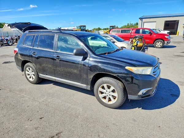 2013 TOYOTA HIGHLANDER Base/Hybrid — Passenger 3/4