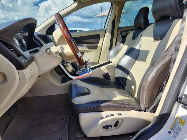 2012 VOLVO XC60 — DENT