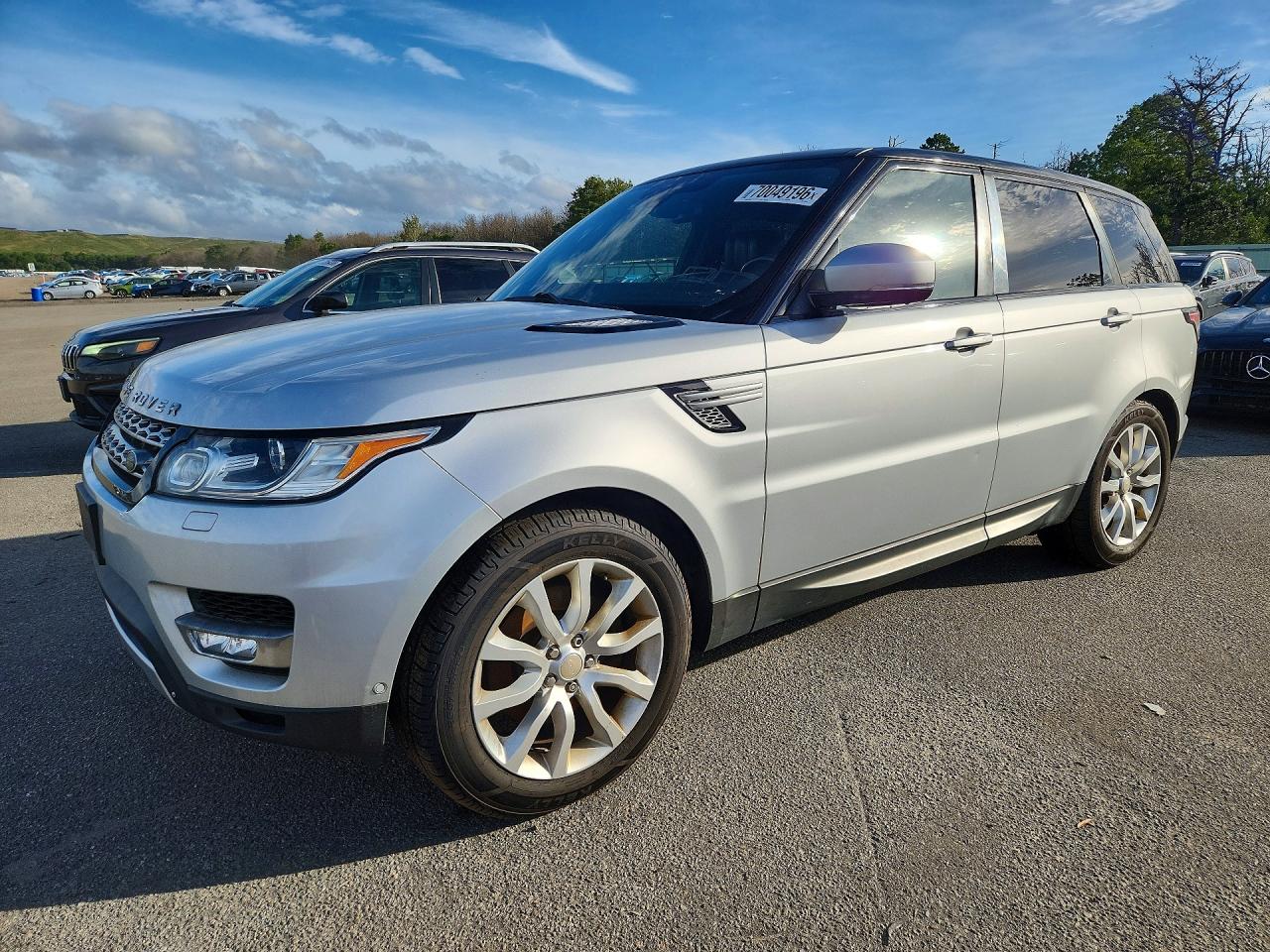 2014 LAND ROVER RANGEROVER HSE — Front 3/4