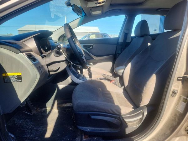 2013 HYUNDAI ELANTRA — DENT