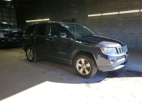 2015 JEEP COMPASS Latitude — Passenger 3/4
